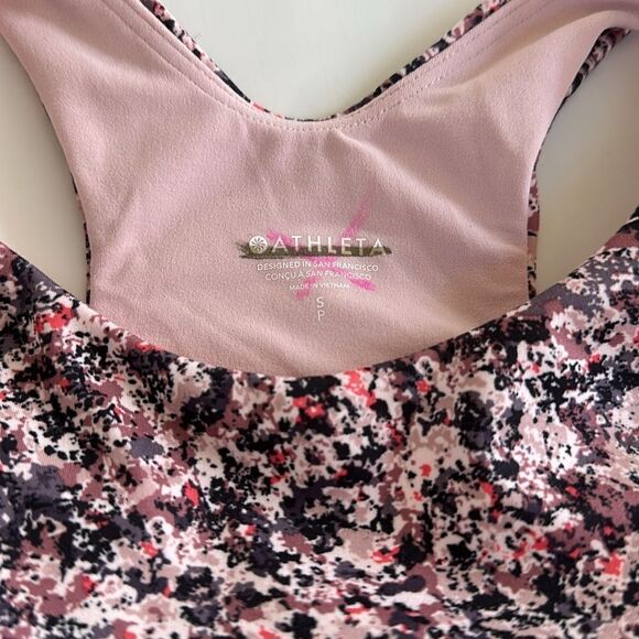 New with Tags Athleta conscientious crop small.  removable Cup D-DD great gift - Picture 9 of 9